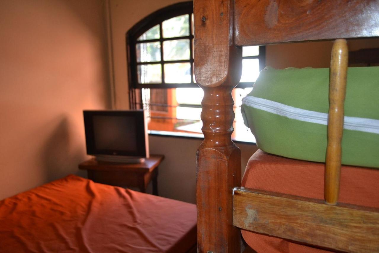 0001.09 - Maranduba - Chale Terreo - 1 Dormitorio - 6 Pessoas - 2 Quadras Do Mar - Piscina - Wi-Fi Ubatuba Esterno foto